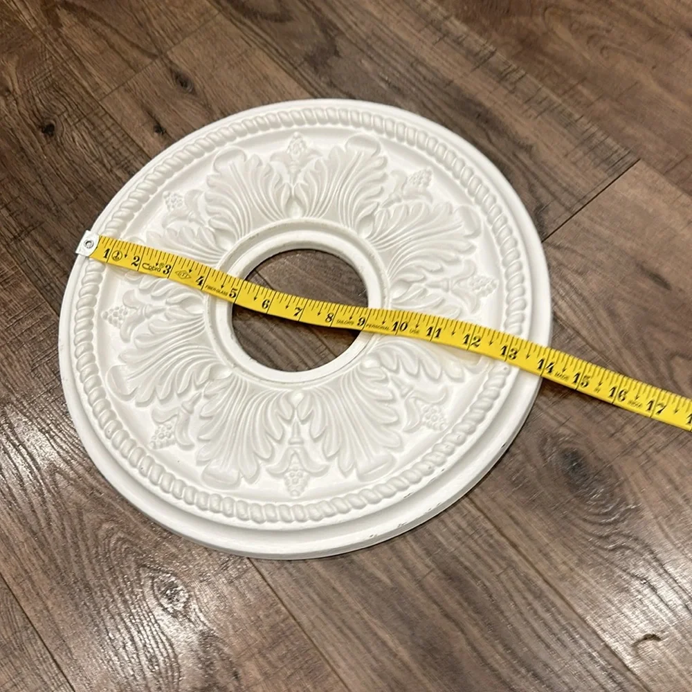 Decorative Medallion - Picture 3 of 4